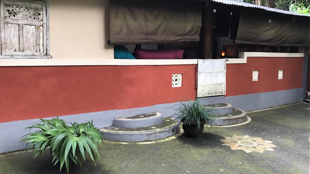 Serenity House Hotel Ubud Exterior foto